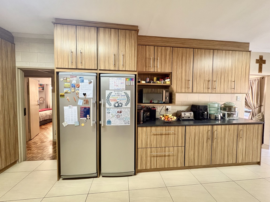 4 Bedroom Property for Sale in Protea Heights Western Cape